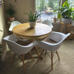 Dinette Set With 4 Chairs 