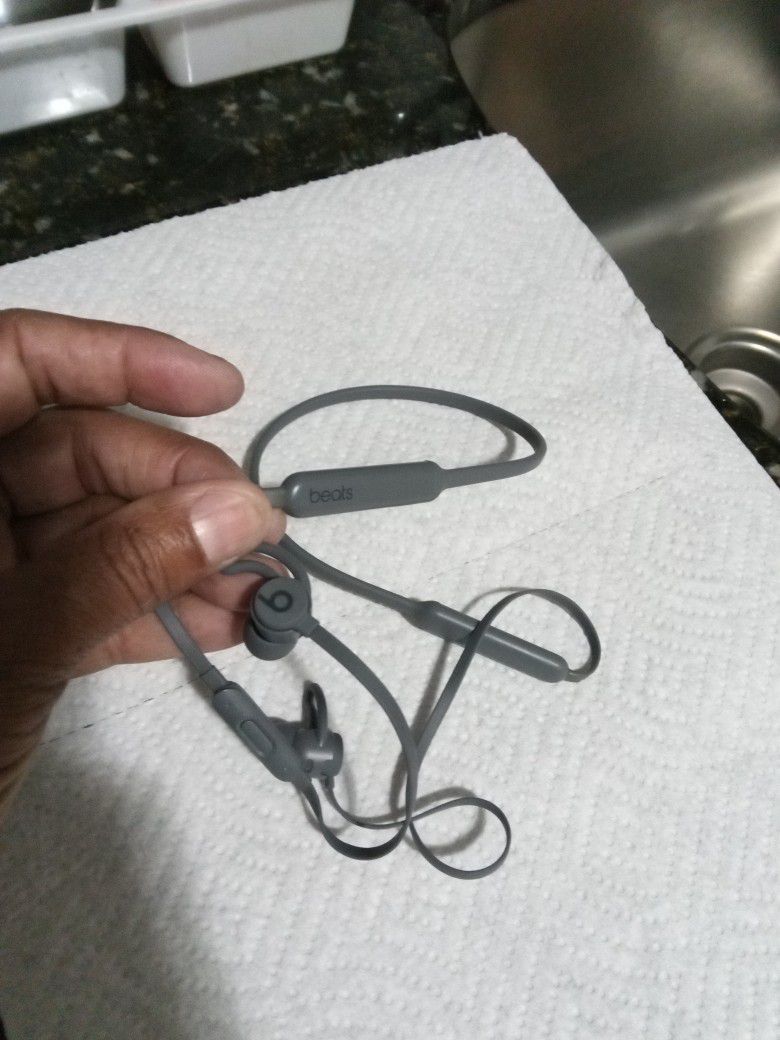 Brand New " Beat's By Dre " Ear Bud's , For $ 50 !!!!