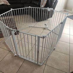 192-Inch Wide Metal Baby Safety Fence