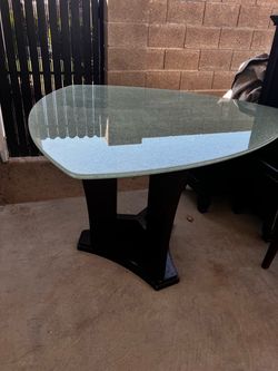 Nice table 4 chairs Crackle glass