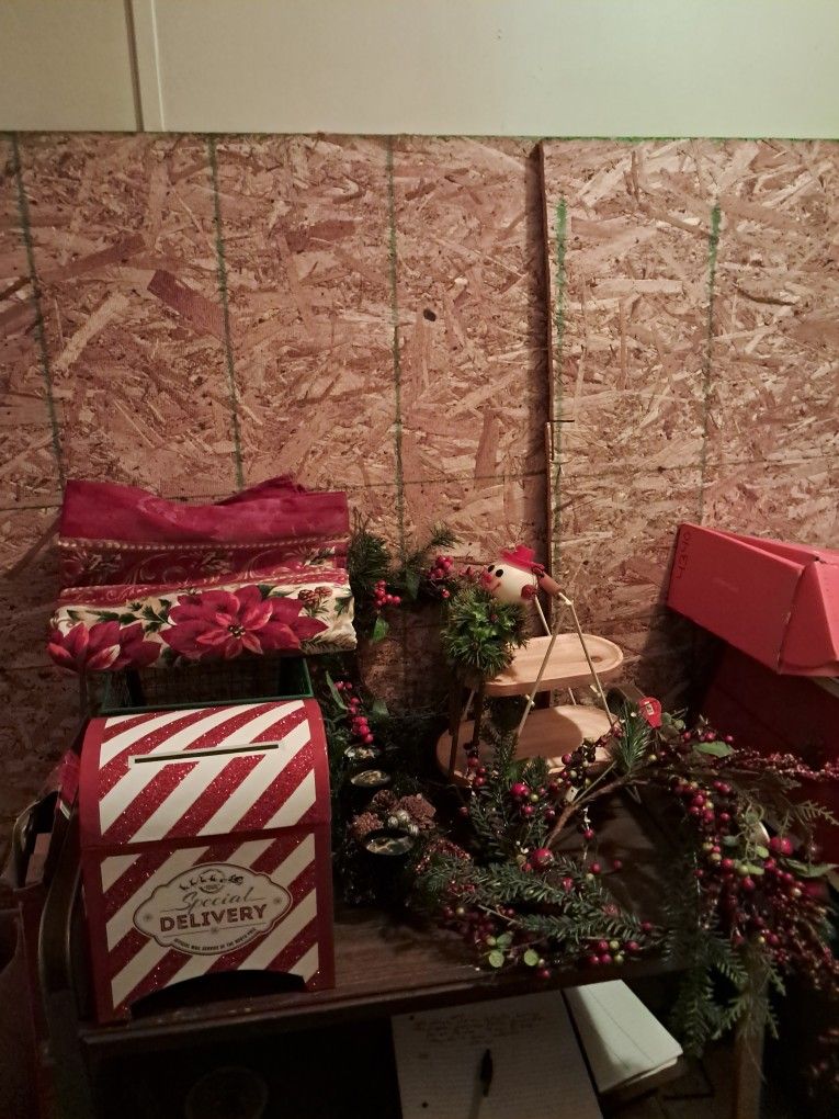 Box Lot Of Ten Assorted Christmas Decorations Door Wreaths Table Clothes Metal And Wotabod Shelf Christmas Decorations 