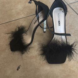 Black heels size 6