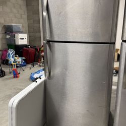 Frigidaire Fridge