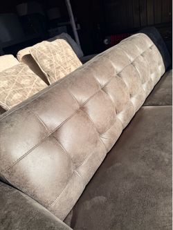 Ashley Grey Tufted Sofa *W82"