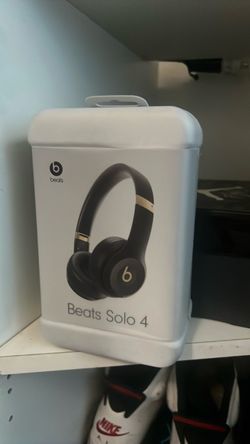 Beats Solo 4