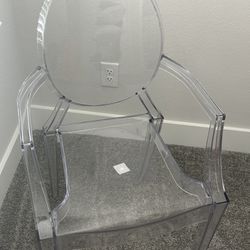Modern Acrylic Arm Chair in Clear - Fully Assembled