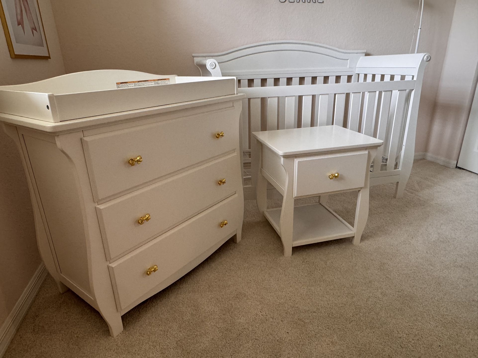 3 Piece Nursery Furniture Set - Crib, Dresser & Nightstand