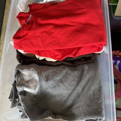 Gildan XL Crew Necks Various Colors $10 Each 