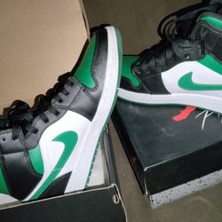 Jordan 1 Mid *Pine Green"! Size 9