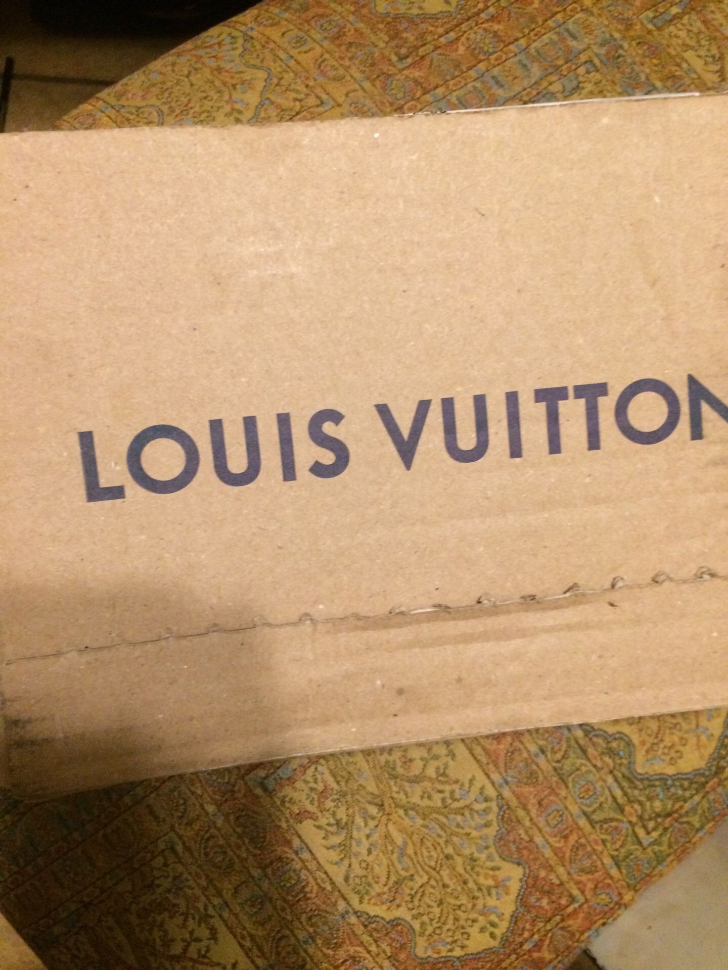 Louis Vuitton belt reversible