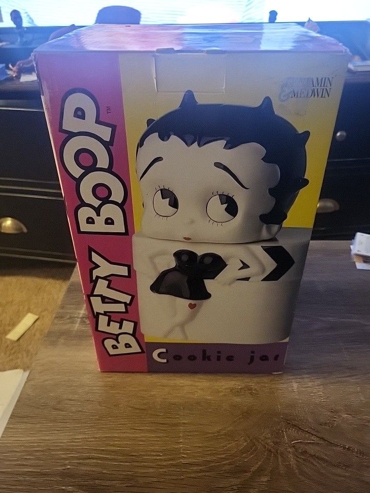 Betty Boop Cookie Jar BRAND NEW (ORIGINAL BOX)