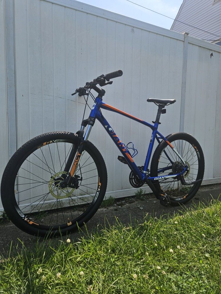 Giant ATX 2 Mountain Bike