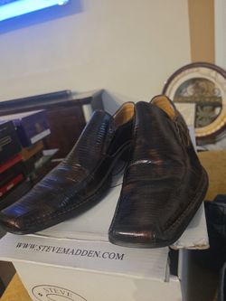 Steve Madden brown shoe