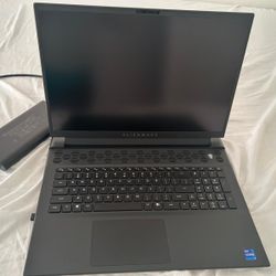 Alienware - m18 R2 - 18" 2.5K Gaming Laptop 