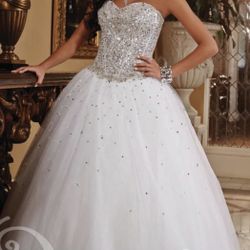 Princess Wedding Dress - New with Tags, Embroidered Bodice and Long Train 