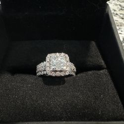 Diamond Engagement Ring & Wedding Band Set