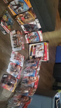 WWE Figures And Ring