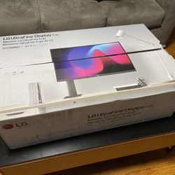 LG UltraFine Ergo 4k Monitor