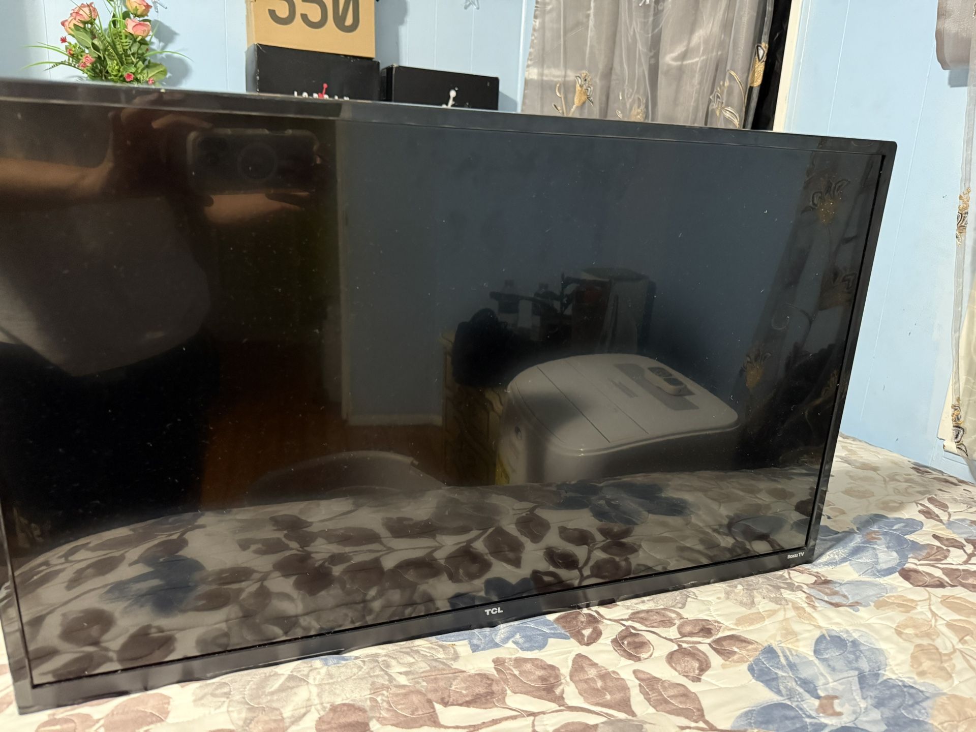 Tv for Sale With Roku And Brand Tlc