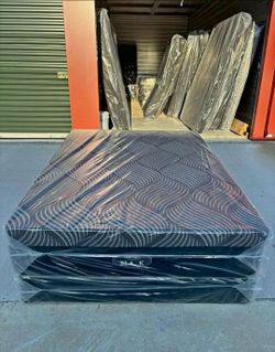Full Size New Mattress & Box spring Needs Gone For Sale