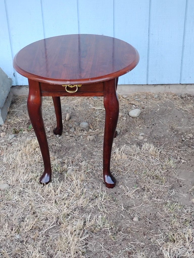 Beautiful Side Table With Faux Drawer