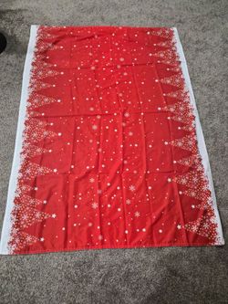 Christmas Decor Bundle - $10
One plush tree skirt & one tablecloth.