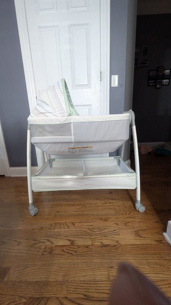 Graco Bassinet/Changing Table 
