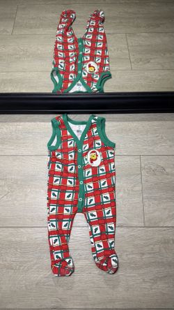 Vintage 1990s Disney Winnie The Pooh Christmas All Over Print Romper
