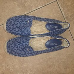 Closet clear-out: sale of Guess, Crocs, MK, Tommy, Dk  and other shoes... $10 and $5, size 8.