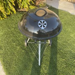 22 in. Kettle Charcoal BBQ Grill In Black