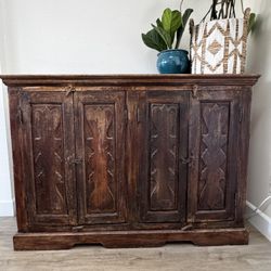 Sideboard / Credenza