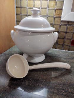 Vintage J Wilfred Soup Tureen