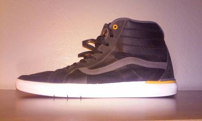 Men's size 8 "vans cush's"