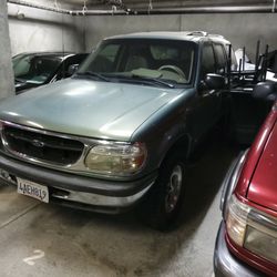 98 Ford Explorer Green 200,000 Miles