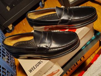 Vintage Size 9D Weejuns Black Leather Dress Shoes Size 9D. Made in the U.S.A.