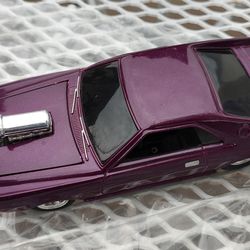 Die Cast  1/16 Javelin Purple Car