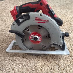 Brushless Cordless 7-1/4 in. Circular Saw Almost New