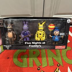 Five Nights at Freddy’s Midnight Mystery Warrior Bundle of 4