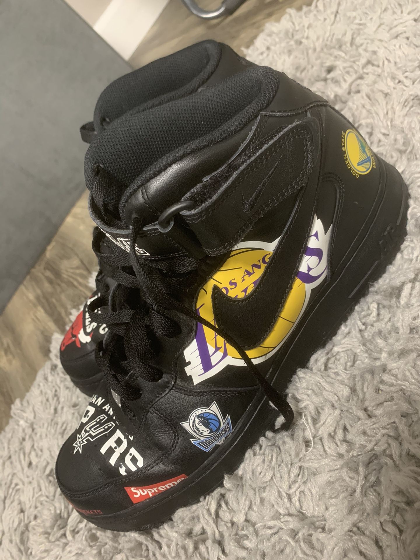 Air Force 1 Mid Supreme NBA (size 10.5)