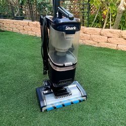 Shark Lift-Away with PowerFins HairPro and Odor Neutralizer Technology Upright Vacuum  12" Cleaning Path