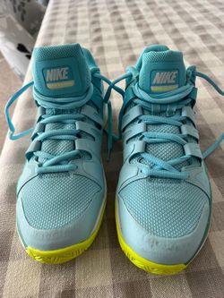 NEW! Women’s Nike Sneakers