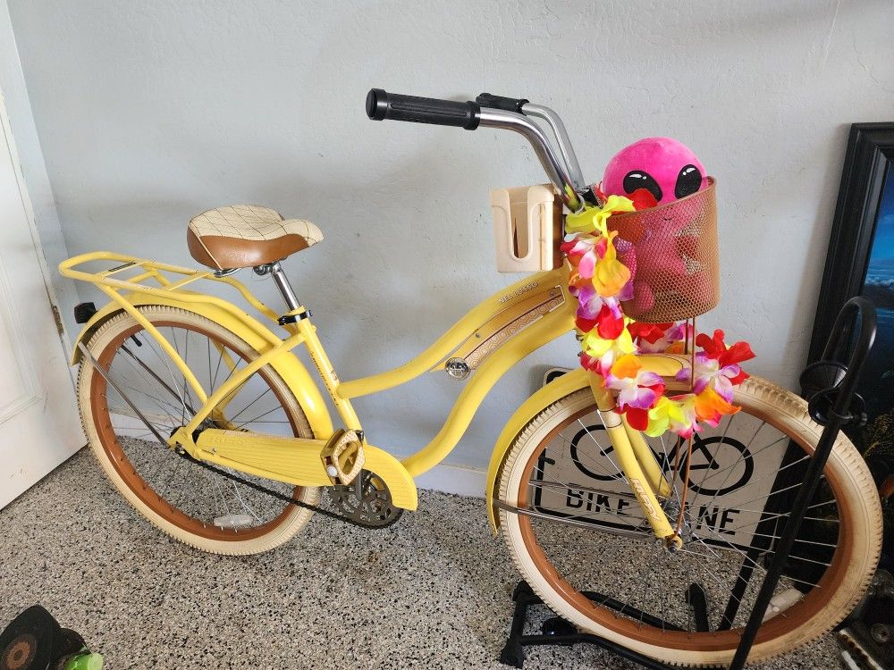 🔥🚲🔥Huffy, Nel Lusso Classic Cruiser Bike with Perfect Fit Frame, Women's, Yellow, 26"
(Free Basket, Cup And Phone Holder, Plus A Stuffed Animal)🔥