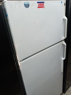 Hotpoint white top freezer refrigerator - Free delivery