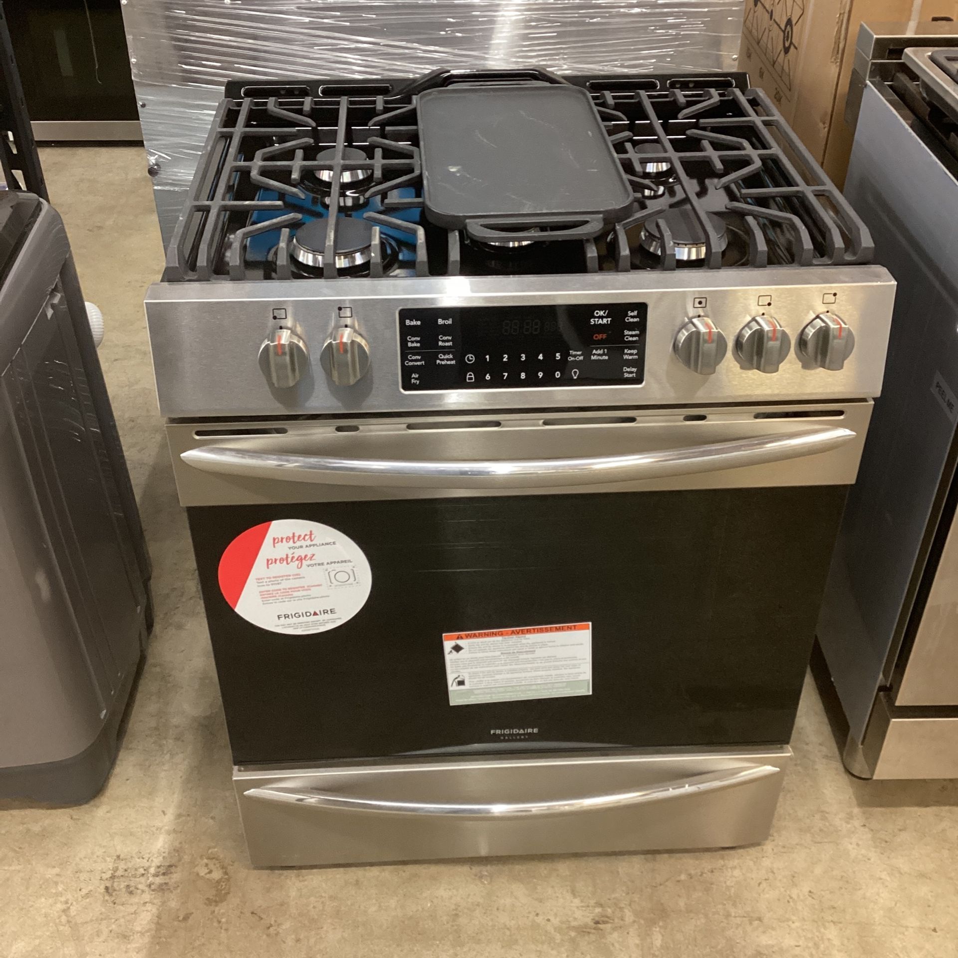 Frigidaire Gallery Gas Stove New Scratch And Dent 
