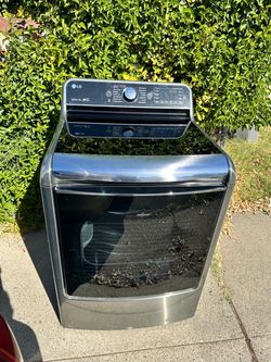LG Extra Large Capacity Sensor Dry Front-Load Electric Dryer