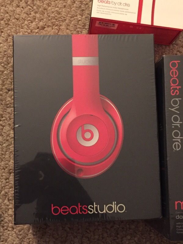 Beat headphones all brand new