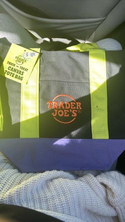 TRADER JOES LIMITED EDITION TOTE BAG