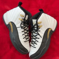 Jordan 12 Taxi Size 6.5y Gradeschool