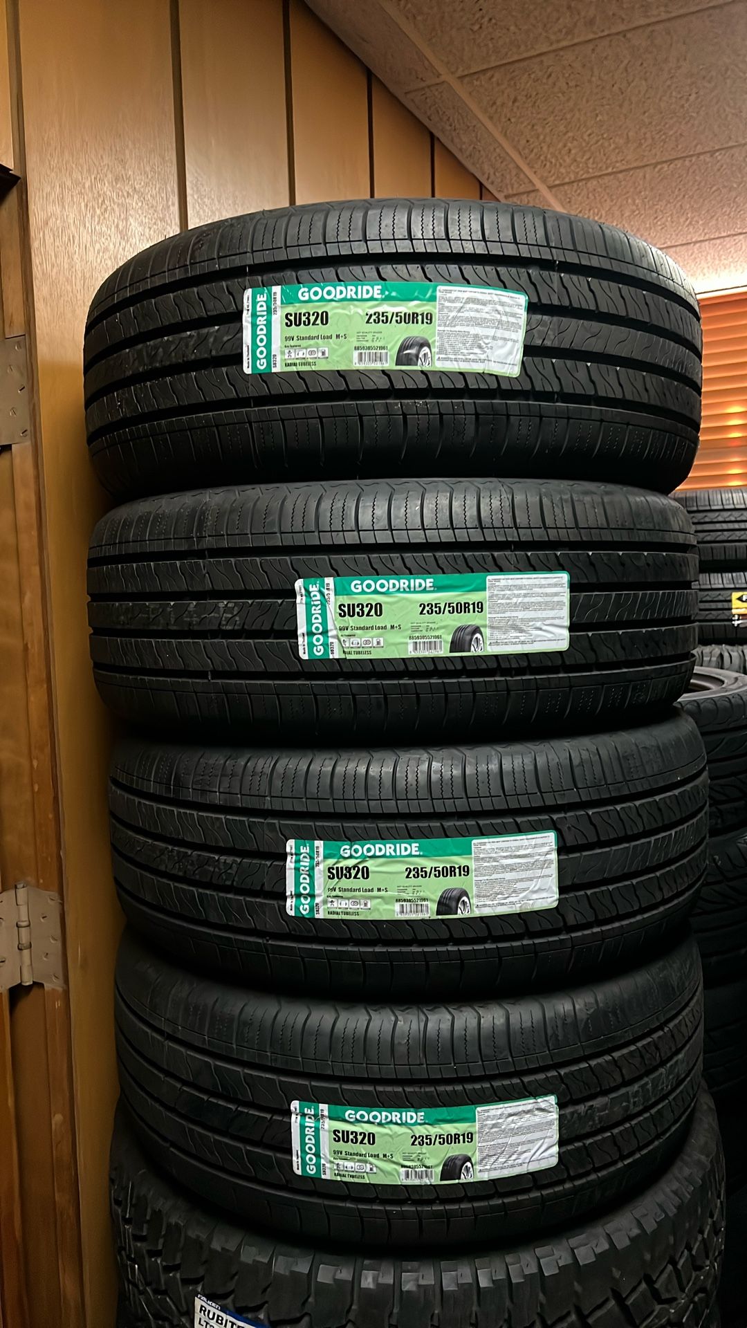 235/50R19. GOODRIDE. $530❗️❗️
