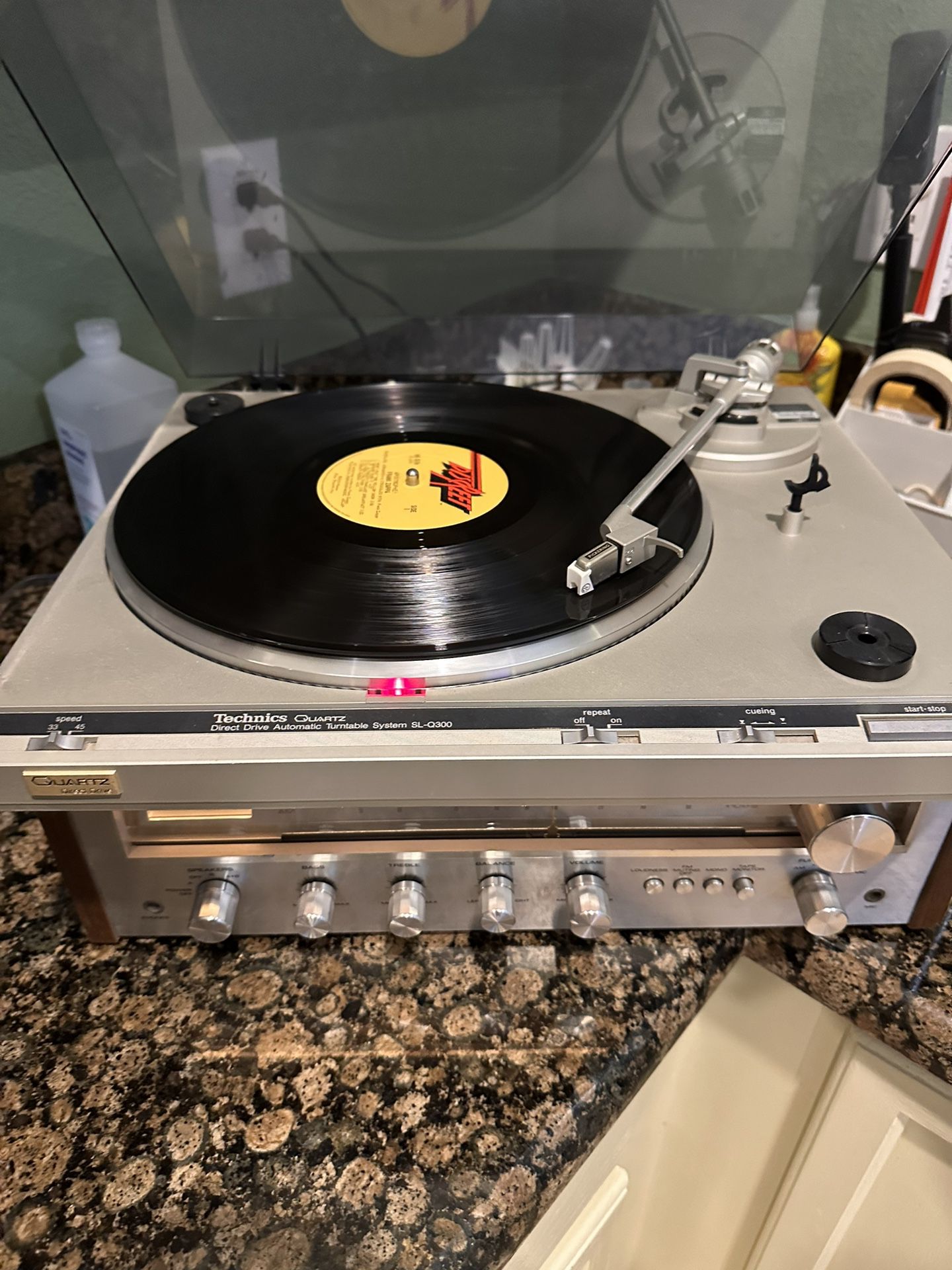 Pioneer SX450/Technics SL Q300 Record Player System